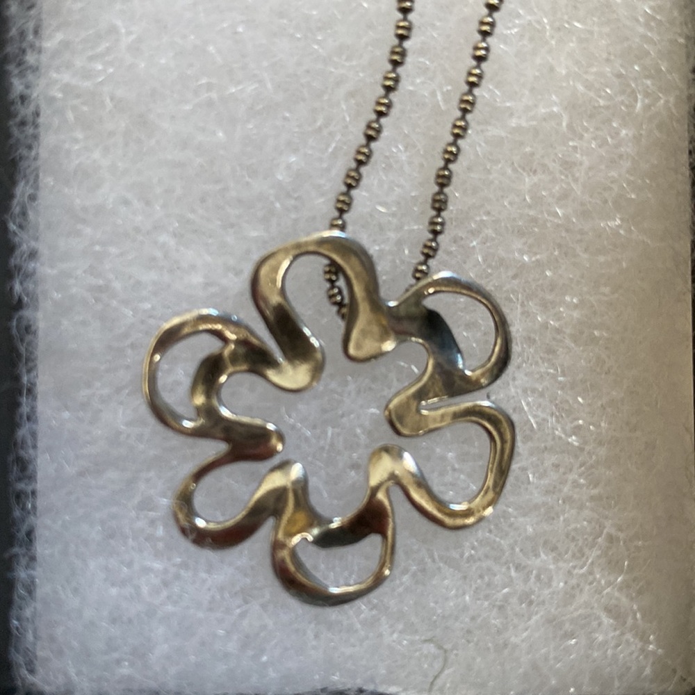 Silpada flower necklace